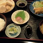 居酒屋こうじ - 日替わり定食650円　鰯フライ　ハマチ？ヤズ？刺身　おでん