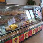 サラダファーム たまご館 - ショーケース♪ サンドイッチもありました☆
