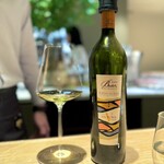 マンサルヴァ - サヴァニャンですが、結構透明感があるというか、近づきやすいですね。
      硬質のミネラルと、長い酸が特徴的。