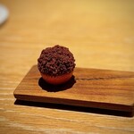 マンサルヴァ - 髙橋シェフのアミューズの中でも、トップクラスにお気に入り。
      金柑の甘さや苦味、そしてフォワグラの芳醇さのバランスが絶妙です。
      ３個ください(^^)