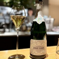 マンサルヴァ - ふくよかさもありながら、しっかりドライ。
                    香りと味わいとの、いい意味でのギャップが魅力的。