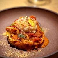 マンサルヴァ - 海老の殻って、意外とパンチありますね。
                    パウダー状のそれが、海老の風味をすっごく引き立てます。