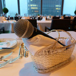 モナリザ - マイクスタンドをワインホルダーで代用