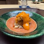 徳ㇵ本也 - 伊勢海老　根室の雲丹　黄身酢　芸術的な色彩感覚。さっと甘味を引き出す程度の伊勢海老の火加減、根室の雲丹は昆布が違うのでしょうか、澄んだ磯の香りと甘味、クリーミーさにうっとり。