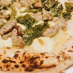 da shima - サルシッチャと香草のピザ