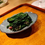 にかわ - 塩も振らず、素焼のほうれん草