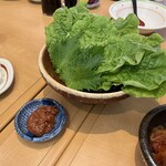 焼肉金金 - サンチュ