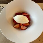 Nonna Nietta - いばらきっすの苺 ジャージー牛乳