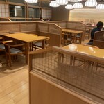 和食 うおまん - 店内は空いていて良い