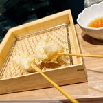 鮨と天ぷら にほんのうみ - ヤングコーンと海老大葉