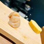 鮨と天ぷら にほんのうみ - ホタテ