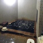 川の家 - 小さ目の浴場