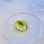 ラ・トゥーエル - 食前の楽しみ1：レモングラスのアイスクリーム