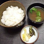 川の家 - 夕食（ご飯 ＆ 味噌汁 ＆ 漬物）