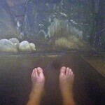 川の家 - 大き目の浴場（洞窟風呂）