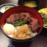 人形町今半 - ステーキ丼  少食な方はご飯を少なめにしてもらった方がいいでしょう