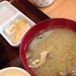 千里浜 - 味噌汁と白菜浅漬け刻み
