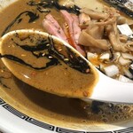 煮干しのビリー - 黒マー油とスープと五色胡麻のコンストラクトがキレイ♪