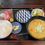 味労 - 豚汁定食・季節のお刺身三種盛り