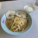 くるまやラーメン - 料理写真: