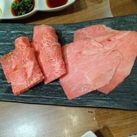 焼肉レストラン ロインズ 久茂地店 - 特選カルビとロインズロース
