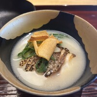 京味 もと井 - 真鯛白味噌仕立て　クワイチップ