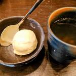 とんかつ小金庵 - 食後のアイス＆梅昆布茶サービス