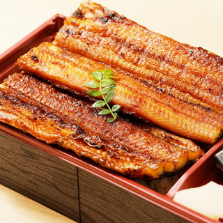 【鰻重弁当】お持ち帰りも可能です