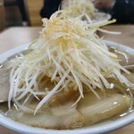 坂内食堂 - ネギチャーシュー　1300円　ネギマウンテン！