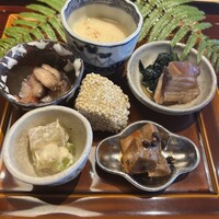 京味 もと井 - タコの紹興酒、あん肝、ナマコ、りんごすりおろし、海老芋等