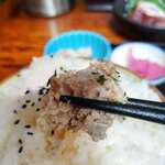 味処 まるたか - 自家製のツナ（アップ）