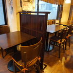 とんちんかん - シックな木目調が安らぎます。