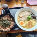 大島 - いりこラーメンにおかかわさび飯のセット（1030円）