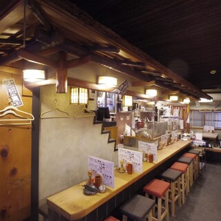 古民家風の落ち着いた店内