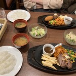 レストラン カタヤマ - メインのステーキ。