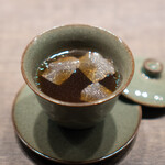 USHIGORO S. - トリュフと鹿児島県産スッポンの牛コンソメ