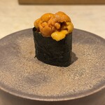鮨白 - 溢れんばかりのウニ
