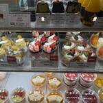 銀座千疋屋 - 季節限定のスイーツも、綺麗