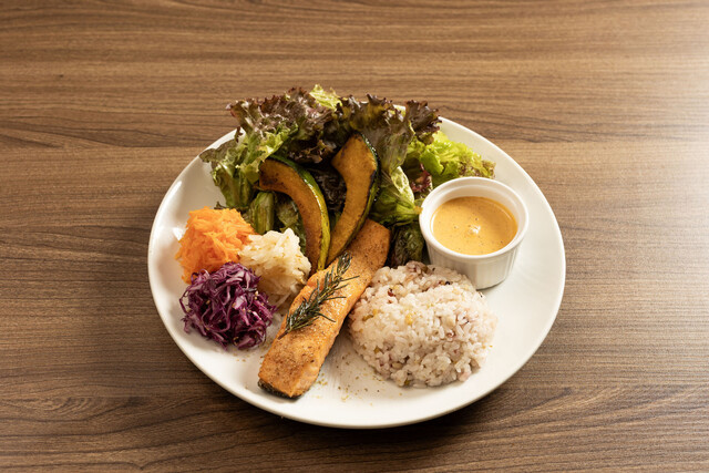 EAT Healthy Food Cafe photo 3