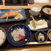 くし路 KITTE丸の内店 - 