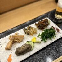 鮨 箕輪 - 前菜（タケノコ、フグ皮煮凝り、松前漬け、カニミソ、ごまわかめ）