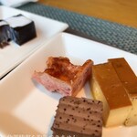 MIDO RESTAURANT PIC NIKA - 