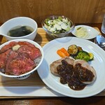 キッチン ブルー グローブ - 三元豚ヒレ肉ソテー　バルサミコと味噌とマッシュルームのソースのスペシャル・ランチ