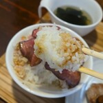 キッチン ブルー グローブ - ソースの掛かった、ご飯が進みます