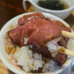 キッチン ブルー グローブ - ローストビーフへ