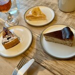 オーバー イージー - アップルパイ、チーズケーキ、タルト