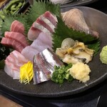 田舎家 旬 - お造り5点盛につぶ貝追加