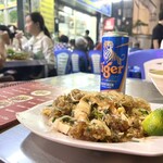 PHO HAI TRIEU - チキン春雨炒めとタイガービア