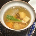 眞善美 - 根菜類　金華ハム　名古屋コーチン　蒸しスープ