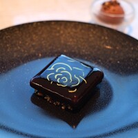ベージュ アラン・デュカス 東京 - 